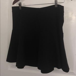 Old Navy black mini skirt size LG!